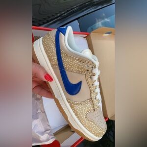 NWT Nike Women's Beige and Blue Sneakers
